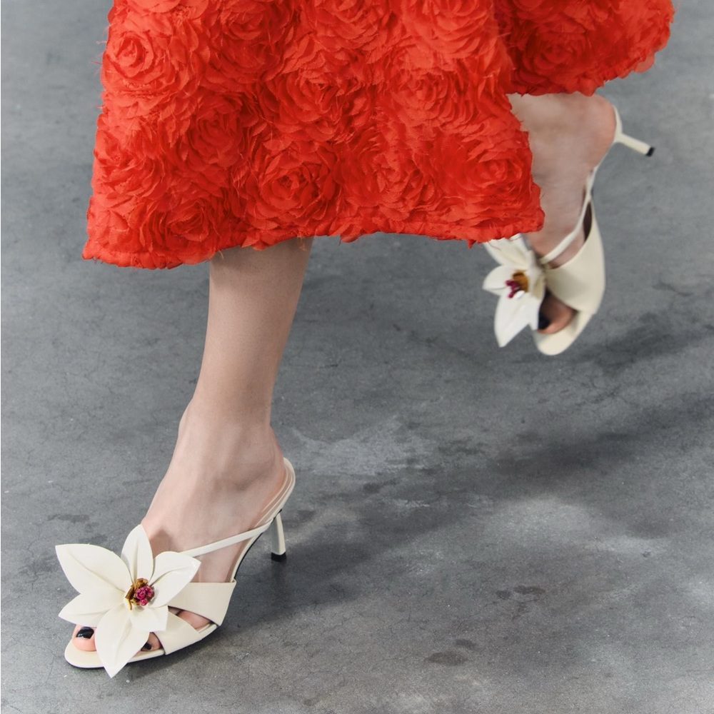 Zara floral mules NWT